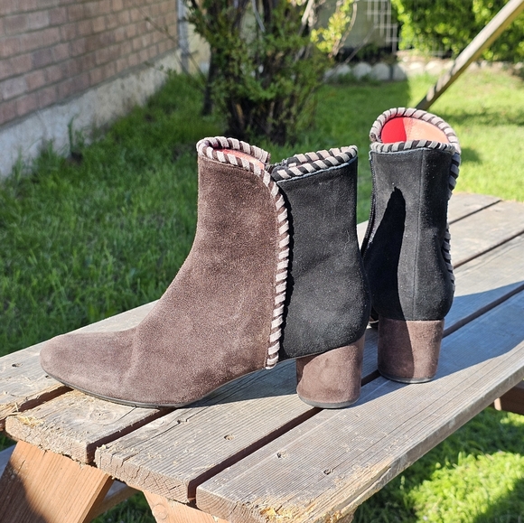 Pas De Rouge suede ankle boots - Picture 10 of 10